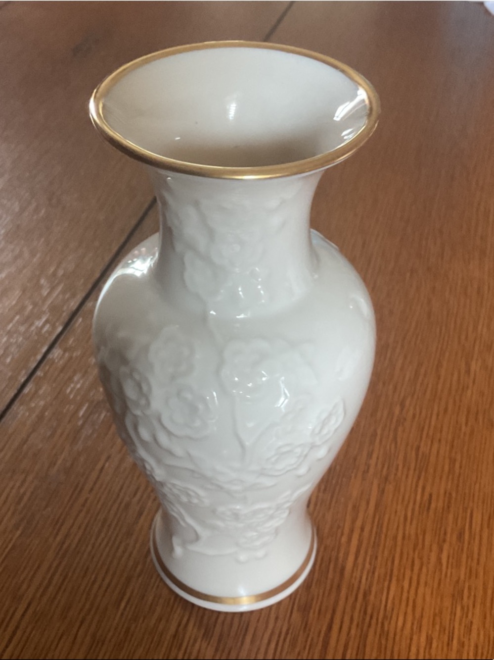 Lenox ivory vase withe gold trim.